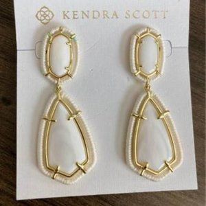 Kendra Scott Threaded Camry Gold Statement earrings in White MOP